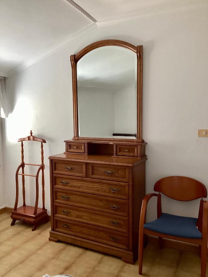 Atico Con Terraza Apartment О Грове Екстериор снимка