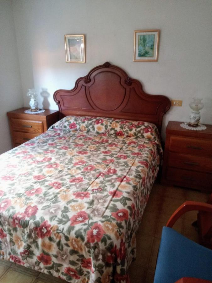 Atico Con Terraza Apartment О Грове Екстериор снимка
